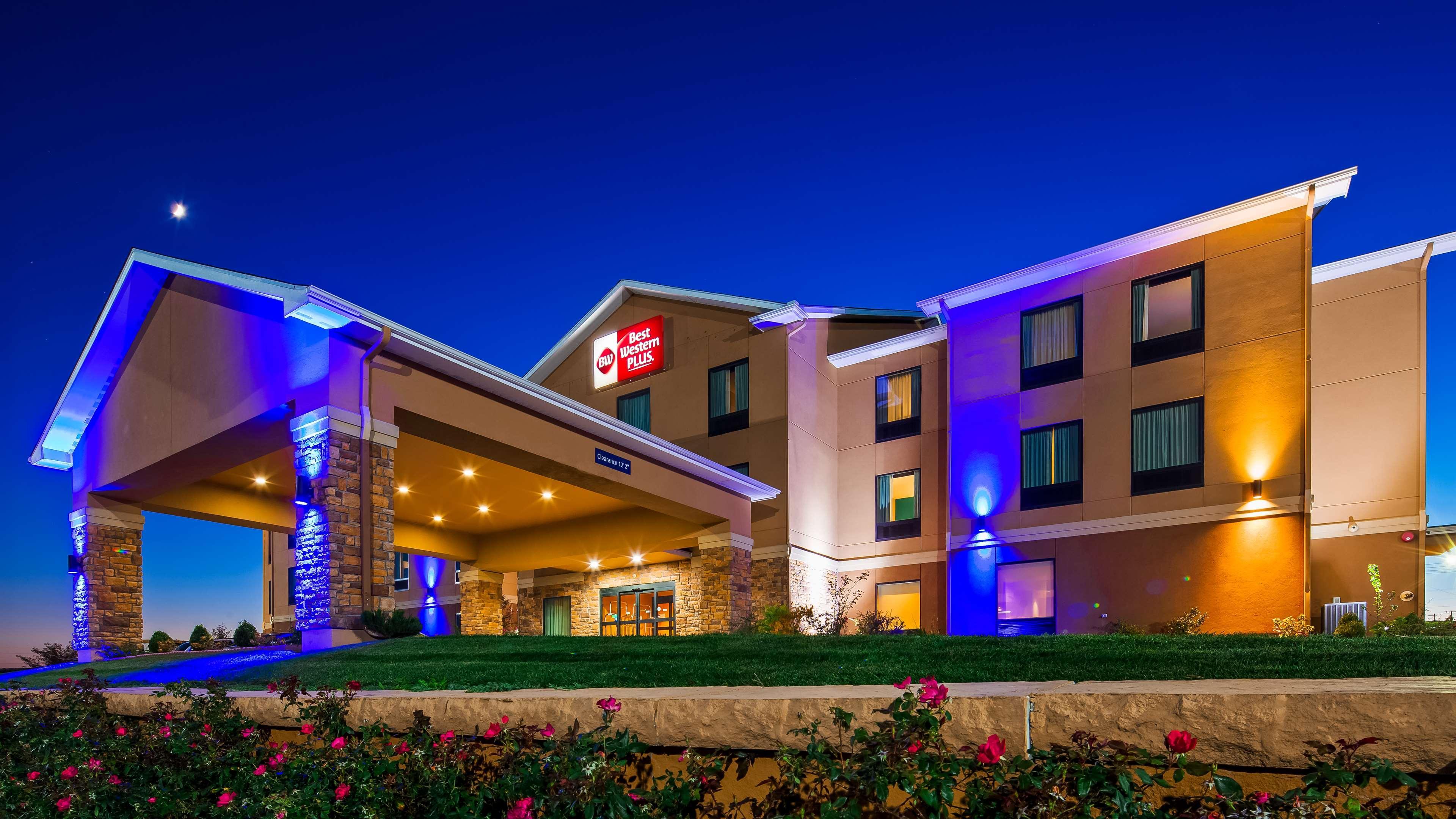 Best Western Plus Hiawatha Hotel Exterior foto